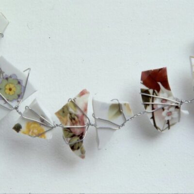 Detail Broken chain Detail Broken chain